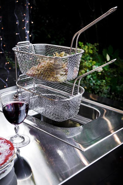 OUTDOOR KITCHEN UNIT 130 – GRILL AND DEEP-FAT FRYER